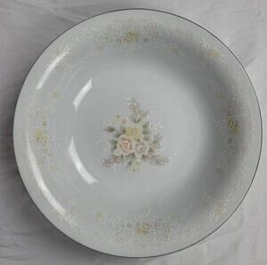Crescent Fine China Jie Pai Bowl Painted Golden Flowers and Accents